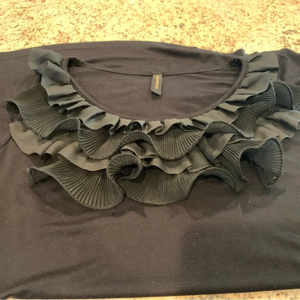 NWOT - Sleeveless Ruffle Neck Tank - Picture 2 of 3